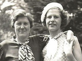 USA - Esther Brunk, W7AHJ (left); Flora Card, W6EK  [GLOSS]RP[/GLOSS]